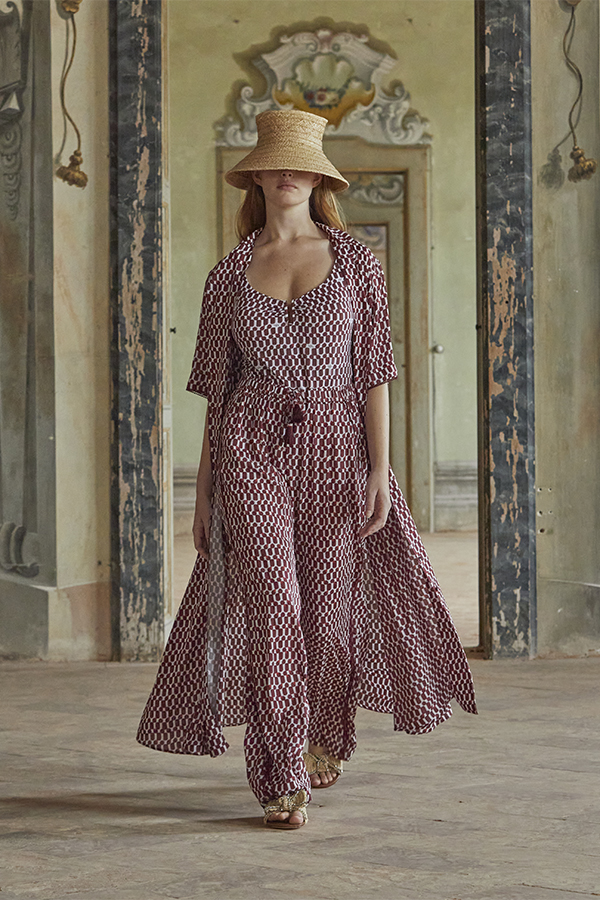 MARINA RINALDI マリナ リナルディ キャメル100％ 大判ストール Spring/Summer 26 Runway | Marina Rinaldi